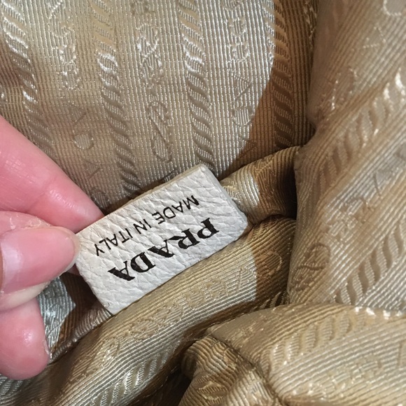 SOLD Authentic Prada Handbag Cervo Lux Chain - Picture 3 of 16